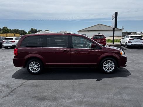 Used 2019 Dodge Grand Caravan SXT FWD image 5