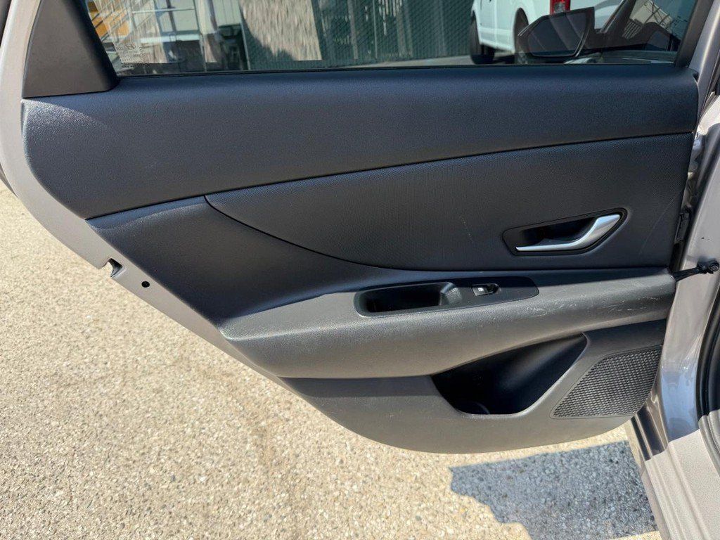 Used 2023 Hyundai Elantra SEL w/ Convenience Package FWD image 39
