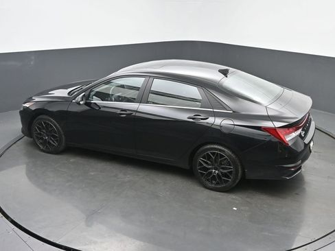 Used 2023 Hyundai Elantra Limited image 40