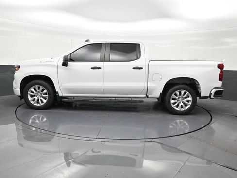 Used 2022 Chevrolet Silverado 1500 Custom RWD image 2