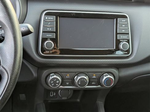 New 2025 Nissan Kicks Play S image 11