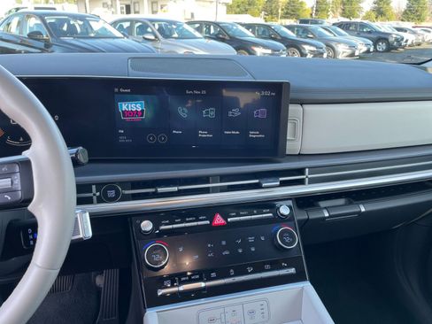 Used 2025 Hyundai Santa Fe SEL image 18