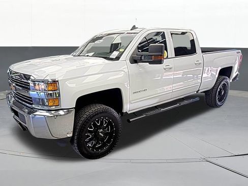 Used 2016 Chevrolet Silverado 3500 LT image 2