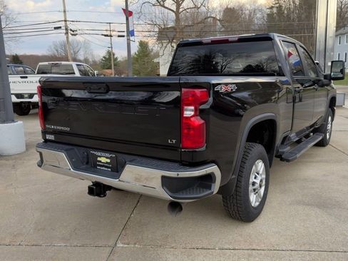 Used 2025 Chevrolet Silverado 2500 LT w/ Convenience Package image 6