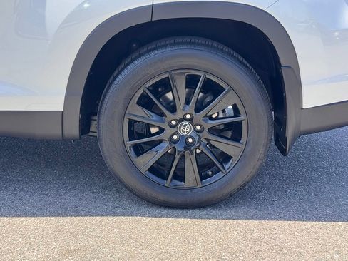 Used 2019 Toyota Highlander SE FWD image 15