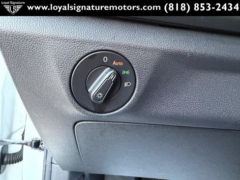 Used 2019 Volkswagen Jetta SE image 18