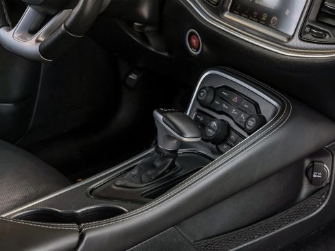 Used 2015 Dodge Challenger SRT w/ Technology Group image 21