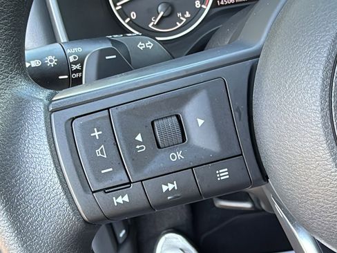 Certified 2024 Nissan Rogue SV AWD/4WD image 10