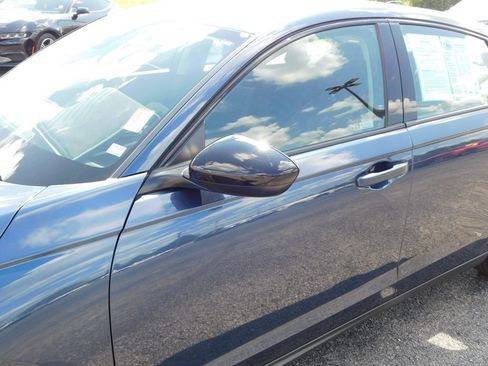 Used 2025 Honda Accord SE image 11
