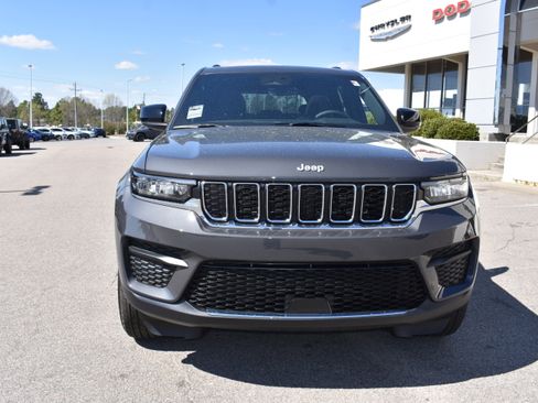 New 2026 Jeep Grand Cherokee Laredo X RWD image 4