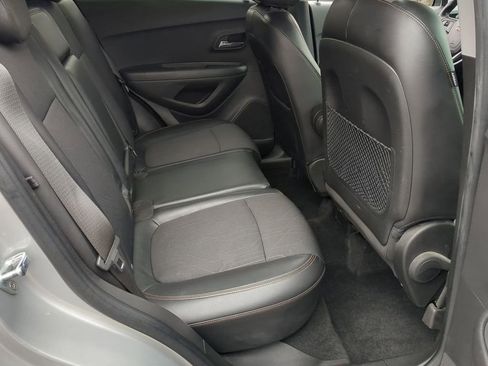 Used 2019 Chevrolet Trax LT w/ LT Convenience Package image 24