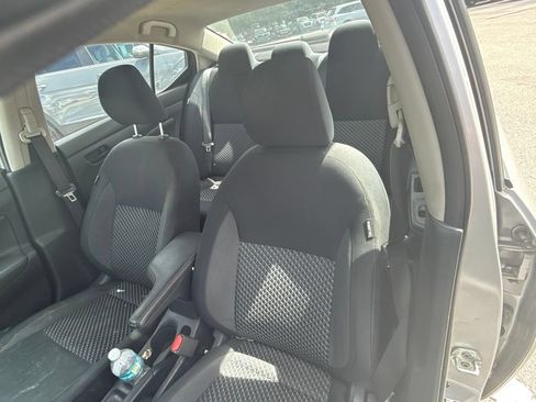 Used 2020 Nissan Versa S FWD image 13