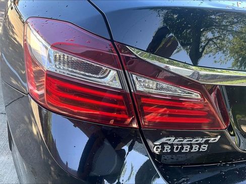 Used 2017 Honda Accord EX-L image 40