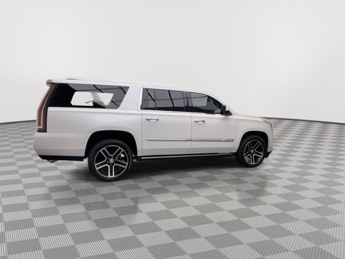 Used 2018 Cadillac Escalade ESV Premium Luxury AWD/4WD image 45