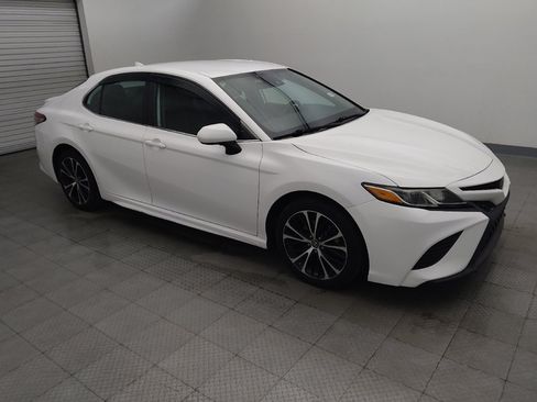 Used 2019 Toyota Camry SE FWD image 11