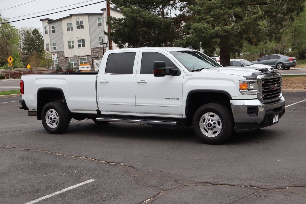 Used 2019 GMC Sierra 2500 SLE w/ Suspension Package, Off-Road AWD/4WD image 2