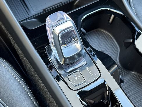 New 2025 Volvo XC40 B5 Ultra w/ Climate Package image 24