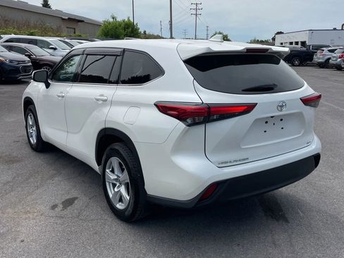 Used 2020 Toyota Highlander L AWD/4WD image 2