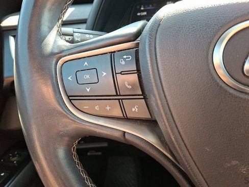 Used 2019 Lexus UX 250h w/ Premium Package AWD/4WD image 23