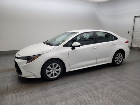 Used 2022 Toyota Corolla LE FWD image 2