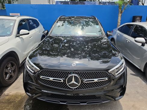 Used 2023 Mercedes-Benz GLC 300 4MATIC image 3