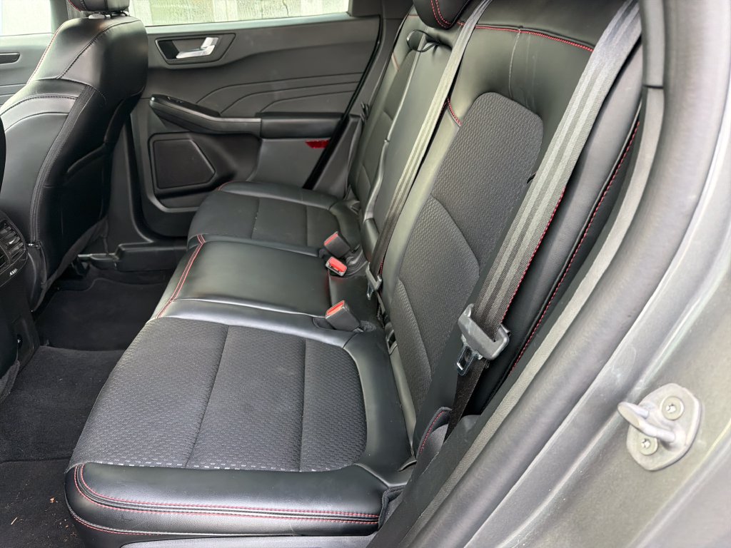 Used 2025 Ford Escape ST-Line Select AWD/4WD image 21