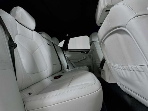 Certified 2026 Porsche Macan AWD/4WD image 28