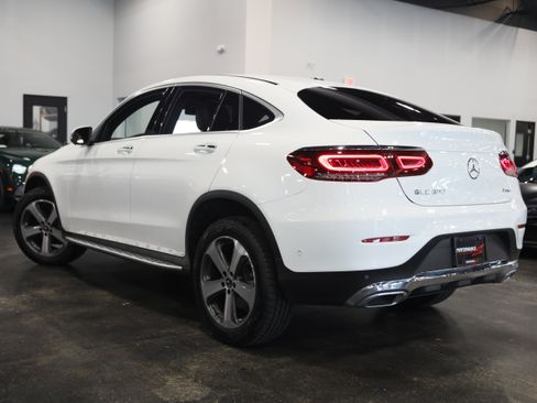 Used 2023 Mercedes-Benz GLC 300 4MATIC Coupe image 4