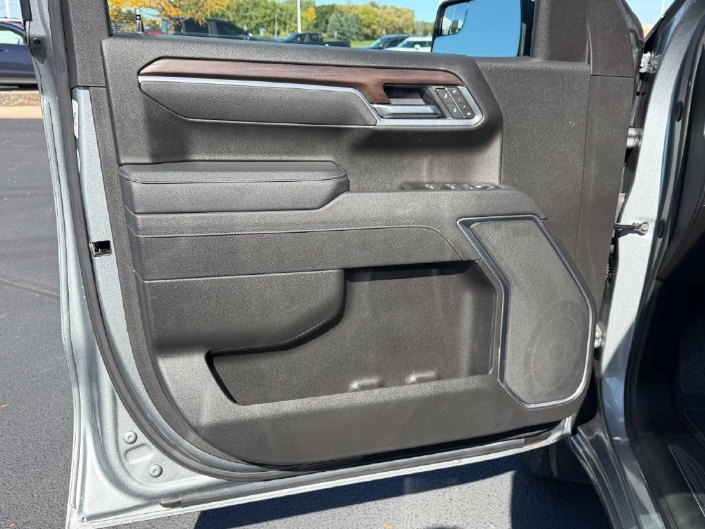 Used 2025 GMC Sierra 1500 SLT AWD/4WD image 28