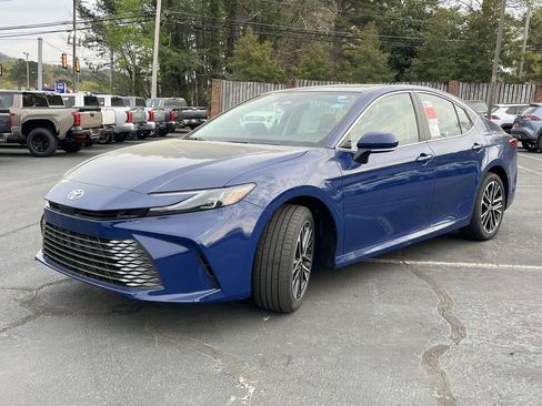 New 2026 Toyota Camry XLE image 5