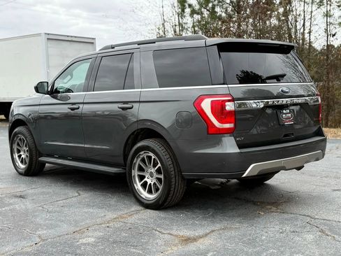 Used 2018 Ford Expedition XLT image 5
