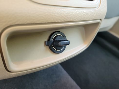 Used 2014 Ford Taurus SEL image 20