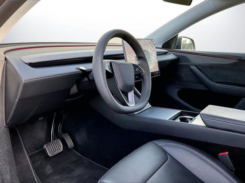 Used 2026 Tesla Model Y AWD image 19