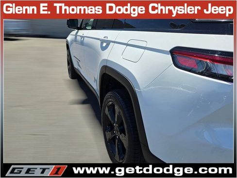 Certified 2023 Jeep Grand Cherokee Limited w/ Luxury Tech Group II image 10