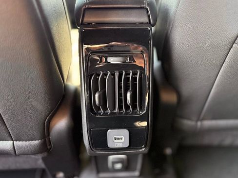 Used 2025 Jeep Compass Limited w/ Sun & Sound Group AWD/4WD image 8