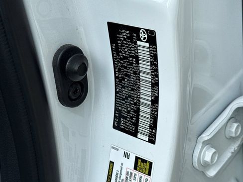 Certified 2022 Toyota Corolla SE w/ Carpet Mat Package (TMS) FWD image 34