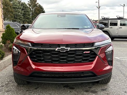 Used 2024 Chevrolet Trax RS w/ Driver Confidence Package image 32