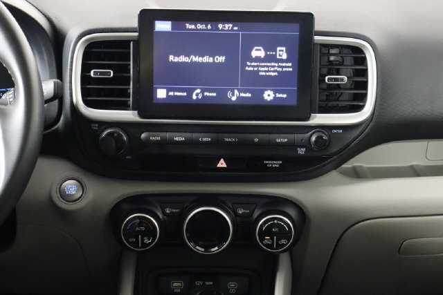Used 2024 Hyundai Venue SEL FWD image 26
