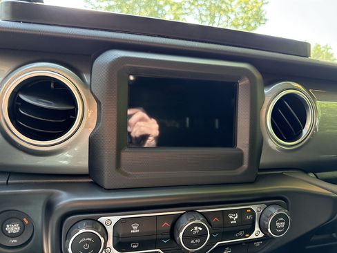 Used 2021 Jeep Gladiator Overland AWD/4WD image 28