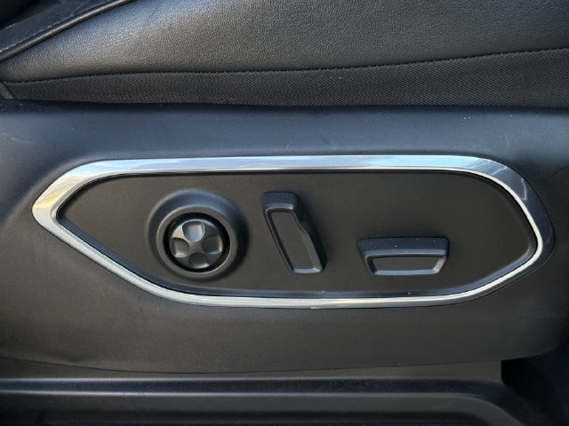 Used 2024 Jeep Wagoneer L Series II RWD image 28