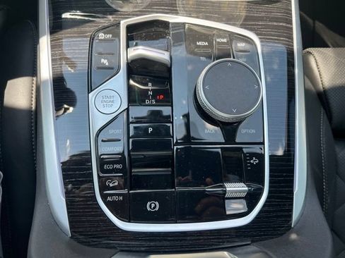 Used 2026 BMW X7 xDrive40i w/ M Sport Package AWD/4WD image 41