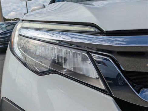 Used 2021 Honda Pilot Touring image 10