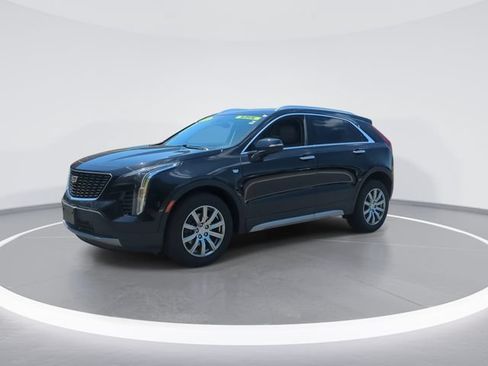 Used 2022 Cadillac XT4 Premium Luxury w/ Safety Alert Package AWD/4WD image 4