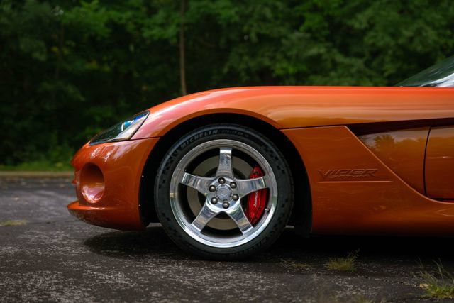 Used 2005 Dodge Viper SRT-10 w/ Copperhead Edition Group RWD image 40