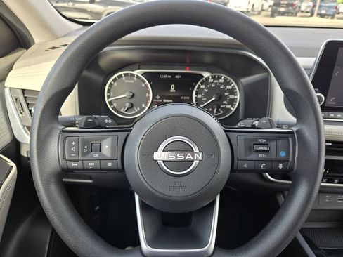 Used 2023 Nissan Rogue SV image 19