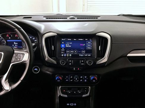 Certified 2024 GMC Terrain SLT image 12