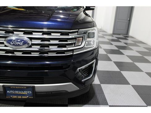 Used 2021 Ford Expedition Max Limited image 8
