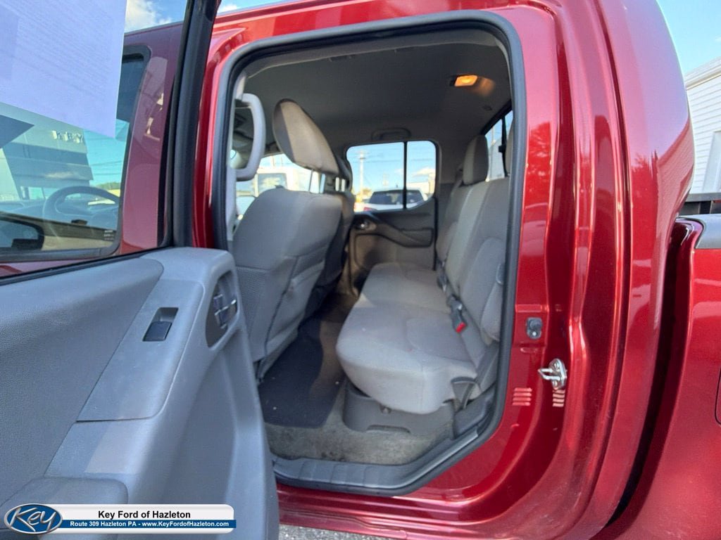 Used 2018 Nissan Frontier SV AWD/4WD image 16