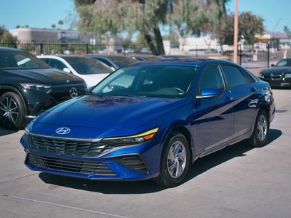 Used 2025 Hyundai Elantra SE