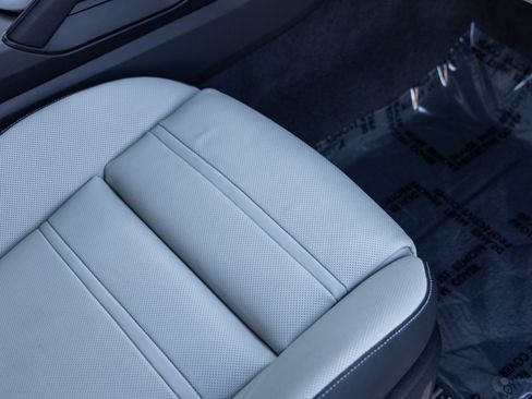 Certified 2025 Porsche Cayenne image 55